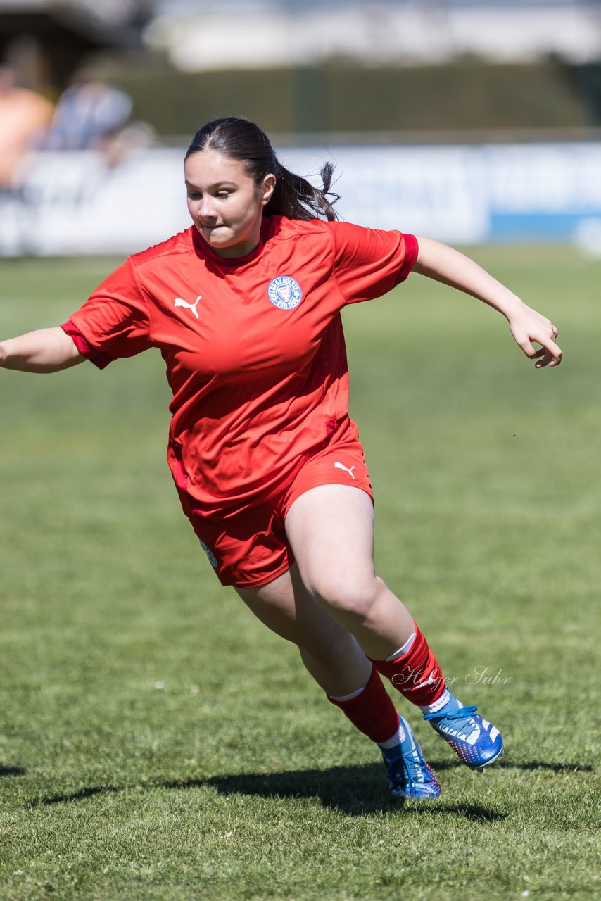 Bild 359 - F TSV Zarpen - Holstein Kiel II : Ergebnis: 2:6